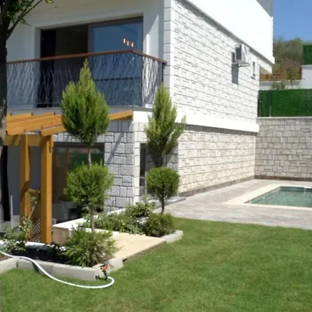 Stone Highland Villas *